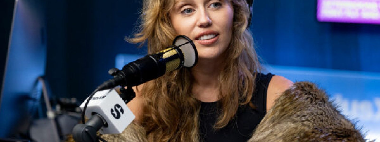 Miley-Cyrus-isos-mia-mera Miley Cyrus: «Ίσως μια μέρα αφήσω τα φώτα της δημοσιότητας»