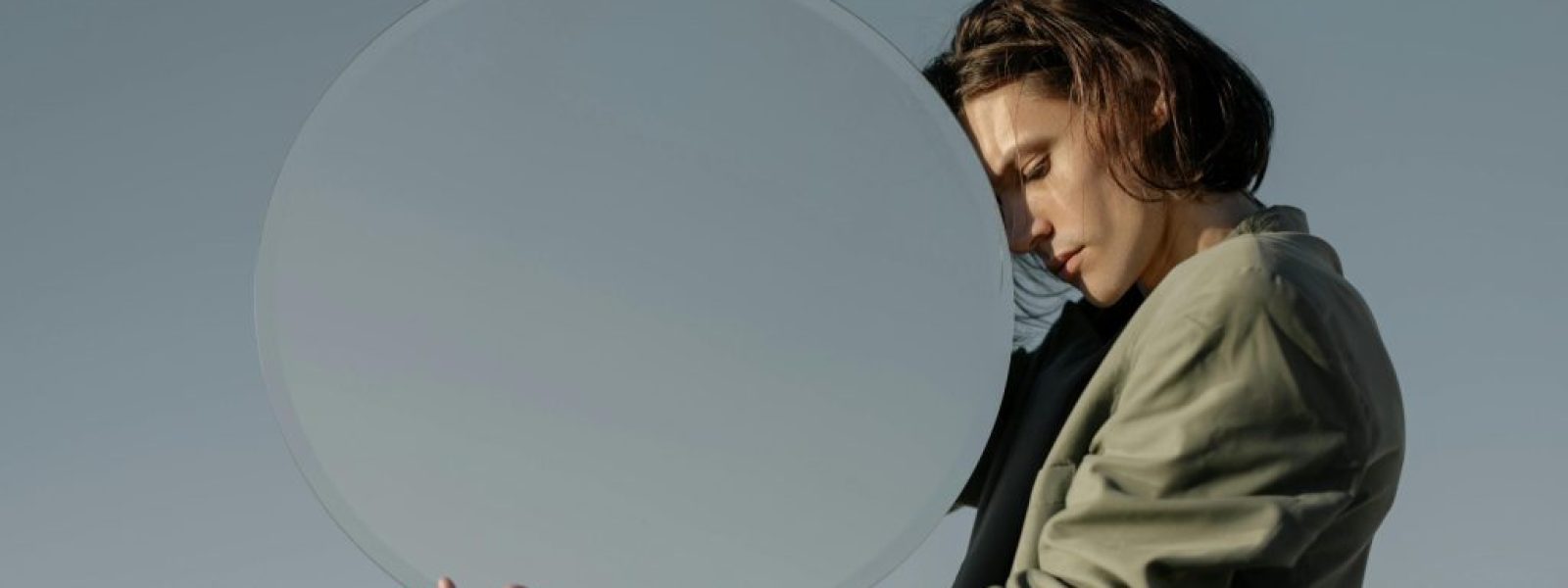 Ναρκισσιστής: Τα 5 πράγματα που δεν θα κάνει ποτέ και τι κρύβεται πίσω από τη συμπεριφορά του