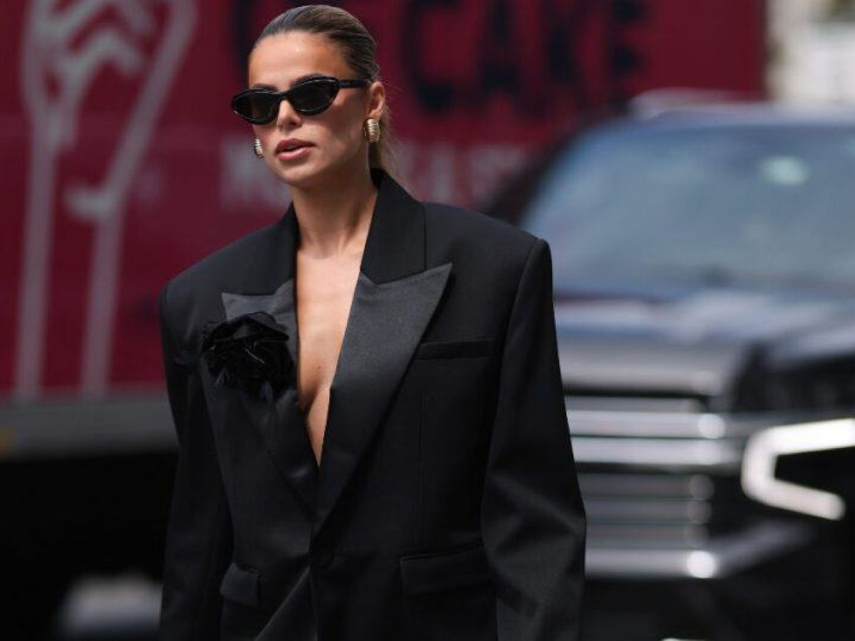 Tuxedo blazer: Μην το ψάχνεις άλλο, αυτό είναι το απόλυτο party πανωφόρι