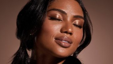 Αυτό το glitter setting spray είναι το beauty αγαπημένο μας για την εορταστική περίοδο