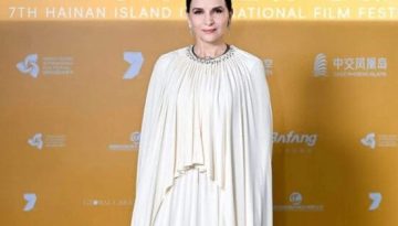 Η Juliette Binoche φόρεσε Schiaparelli στην τελετή λήξης του Φεστιβάλ Κινηματογράφου Hainan Island 2025
