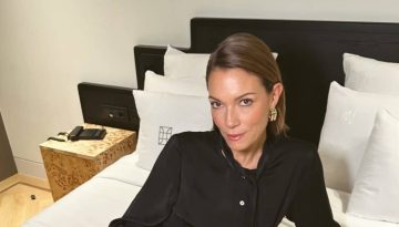 Βίκυ Καγιά: Το διακριτικό nude look της που ταιριάζει απόλυτα στις γιορτές