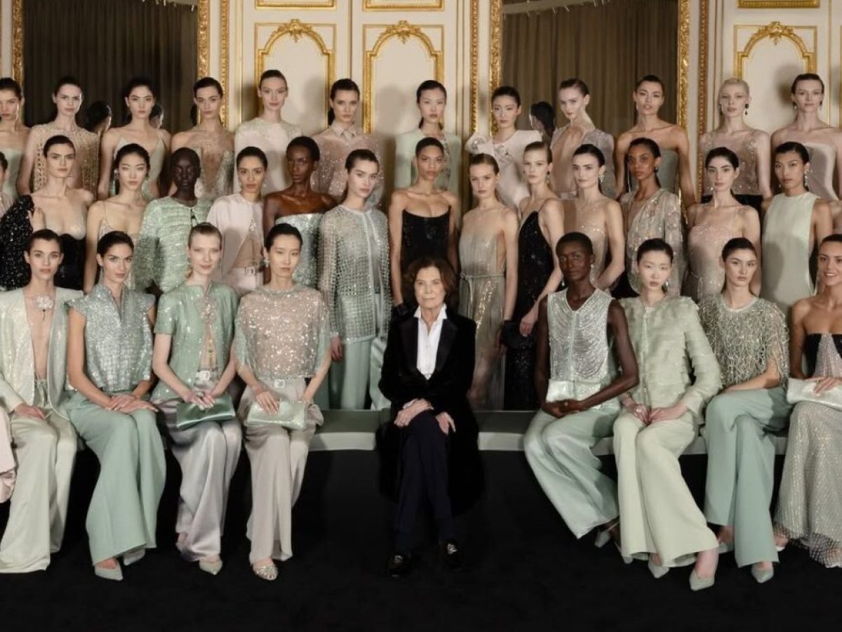 Armani Privé: Η σιωπηλή δύναμη της κομψότητας στη νέα εποχή του οίκου