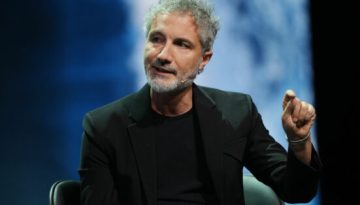 Bartolomeo Rongone: &Omicron; CEO &tau;&eta;&sigmaf; Bottega Veneta &mu;&epsilon;&tau;&alpha;&kappa;&iota;&nu;&epsilon;ί&tau;&alpha;&iota; &sigma;&tau;&eta; Moncler