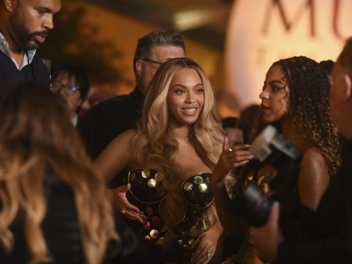 Beyoncé, Rihanna… γιατί όλες οι ντίβες διεκδικούν αυτόν τον οίκο αρωμάτων;