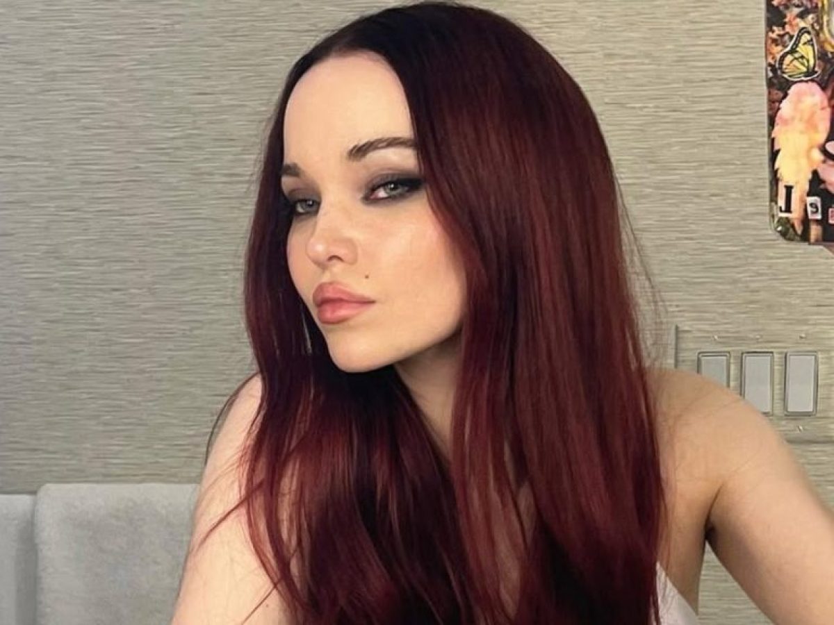 Cherry cola hair: 5 hair looks που θα σας πείσουν να υιοθετήσετε την τολμηρή απόχρωση