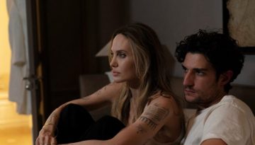 Couture: Η νέα ταινία της Angelina Jolie είναι φόρος τιμής στις γυναίκες που κινούν αθόρυβα τη παγκόσμια βιομηχανία της μόδας
