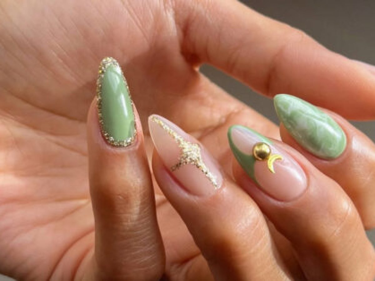 Jade nails: Το manicure trend που φέρνει καλή ενέργεια στα άκρα μας