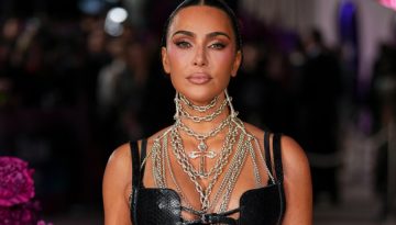 Kim Kardashian: &Alpha;&upsilon;&tau;έ&sigmaf; &omicron;&iota; &mu;&pi;ό&tau;&epsilon;&sigmaf; &pi;&omicron;&upsilon; &sigma;&chi;&epsilon;&delta;ί&alpha;&sigma;&epsilon; &omicron; &pi;&rho;ώ&eta;&nu; &sigma;ύ&zeta;&upsilon;&gamma;ό&sigmaf; &tau;&eta;&sigmaf; &pi;&alpha;&rho;&alpha;&mu;έ&nu;&omicron;&upsilon;&nu; &tau;&alpha; &alpha;&pi;ό&lambda;&upsilon;&tau;&alpha; must-have &tau;&eta;&sigmaf;