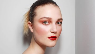 Red make up: Το μυστικό της φρεσκάδας και της youthful όψης