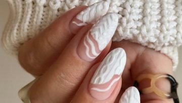 Sweater nails: &Tau;&omicron; nail trend &pi;&omicron;&upsilon; &laquo;&phi;&omega;&nu;ά&zeta;&epsilon;&iota;&raquo; &chi;&epsilon;&iota;&mu;ώ&nu;&alpha;