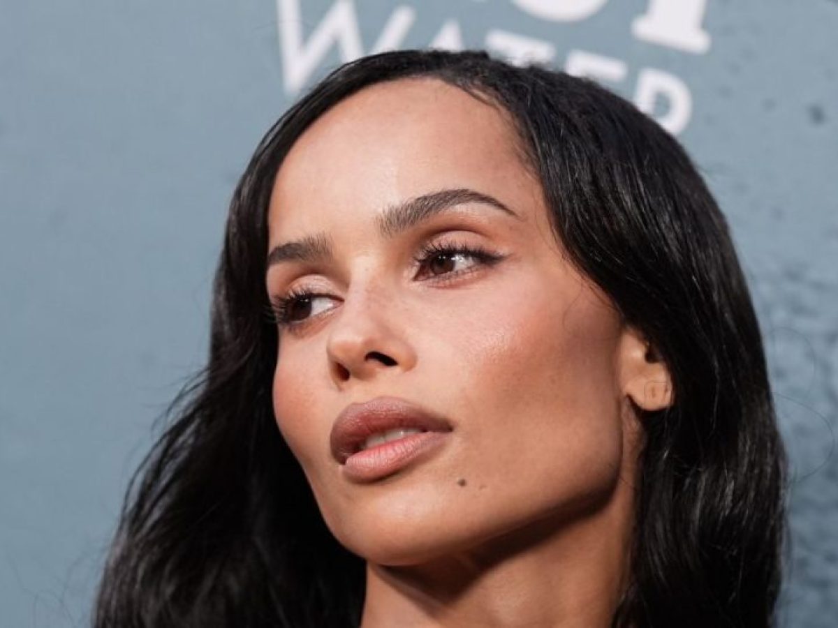 Zoë Kravitz: Το φυσικό makeup look της απαιτεί απίστευτη τεχνική