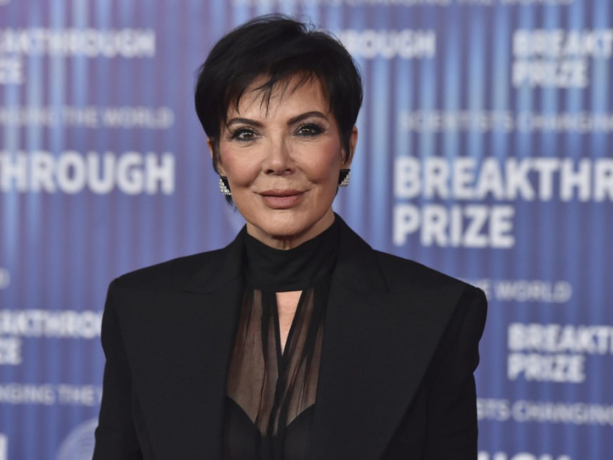 Χωρίς μακιγιάζ, η 70χρονη Kris Jenner αποκαλύπτει τη λαμπερή της επιδερμίδα