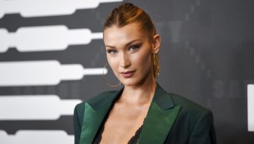 New Year’s Eve party: Κι αν αντιγράφαμε το ανεπιτήδευτο χτένισμα της Bella Hadid;