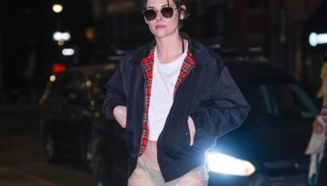 Η Kristen Stewart υποδέχεται το 2026 με μια εντελώς διάφανη φούστα