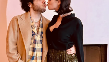 &Eta; Selena Gomez &alpha;&phi;ή&nu;&epsilon;&iota; &tau;&iota;&sigmaf; red carpet &tau;&omicron;&upsilon;&alpha;&lambda;έ&tau;&epsilon;&sigmaf; &kappa;&alpha;&iota; &epsilon;&pi;&iota;&lambda;έ&gamma;&epsilon;&iota; &mu;&iota;&alpha; &phi;&omicron;ύ&sigma;&tau;&alpha; &tau;&omega;&nu; 20 &epsilon;&upsilon;&rho;ώ
