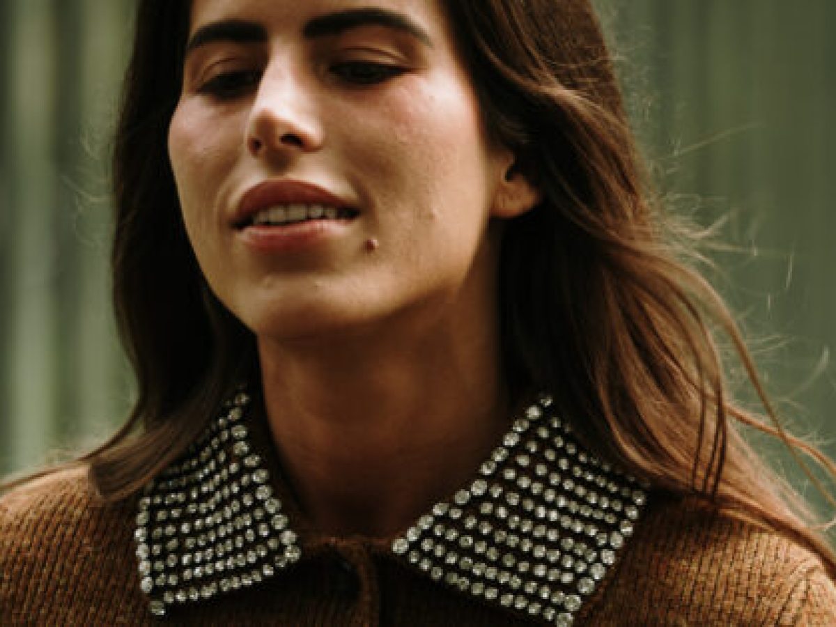 Οι λεπτόρρευστες αντηλιακές κρέμες που επιλέγουμε να φοράμε τον χειμώνα