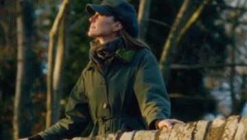 &Eta; &pi;&rho;&iota;&gamma;&kappa;ί&pi;&iota;&sigma;&sigma;&alpha; Kate &phi;ό&rho;&epsilon;&sigma;&epsilon; &tau;&omicron; &pi;&iota;&omicron; country-chic Barbour &tau;&zeta;ά&kappa;&epsilon;&tau; &sigma;&tau;&alpha; 44&alpha; &gamma;&epsilon;&nu;έ&theta;&lambda;&iota;ά &tau;&eta;&sigmaf;