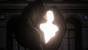 Η τραγική ιστορία πίσω από τη συλλογή του Gaurav Gupta – H φωτιά που παραλίγο να κοστίσει τη ζωή εκείνου και της συντρόφου του