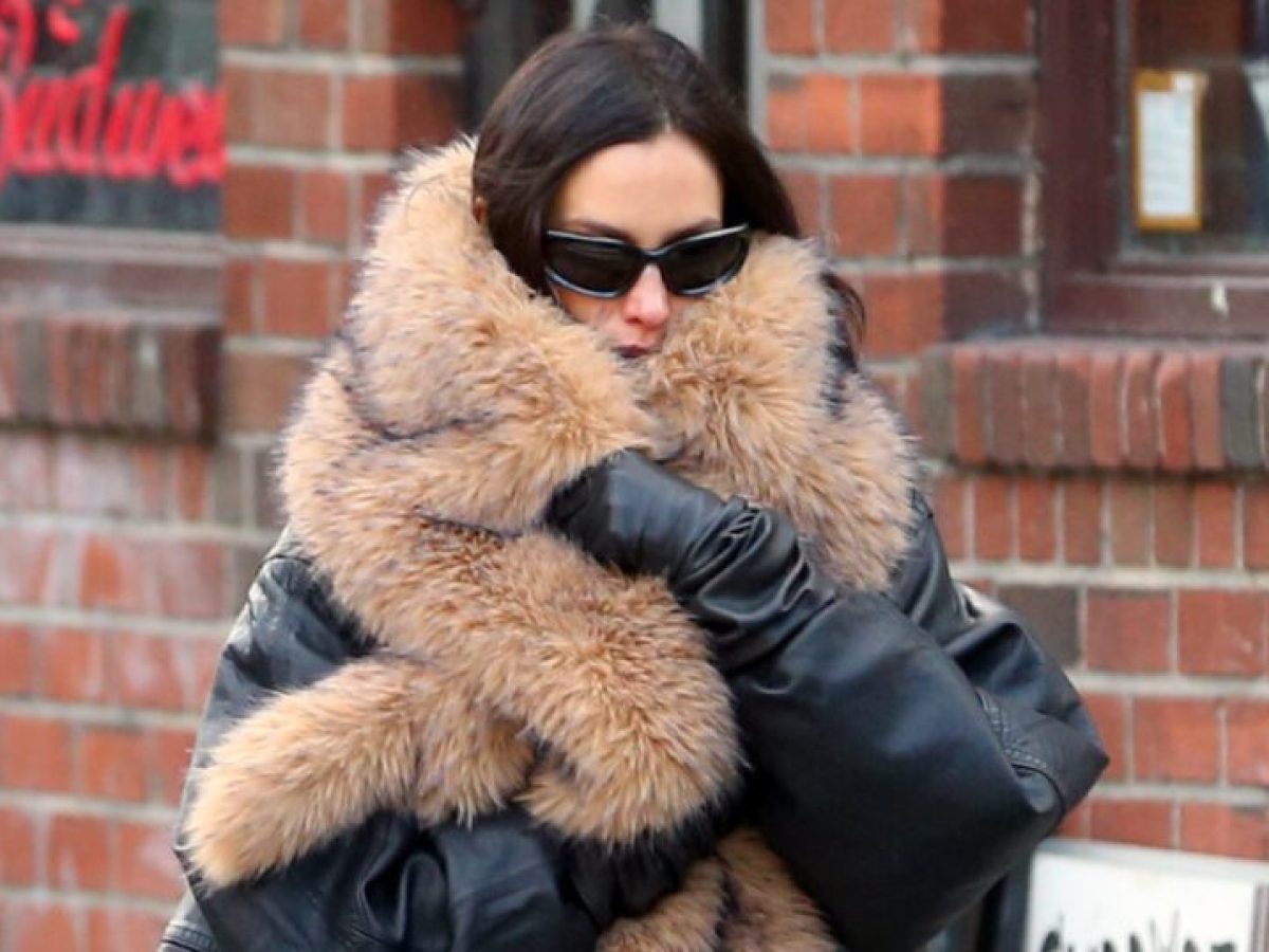 Παγωνιά στην πόλη; Αυτό είναι το μοναδικό αξεσουάρ που χρειάζεσαι τώρα – κι η Irina Shayk το εγκρίνει!