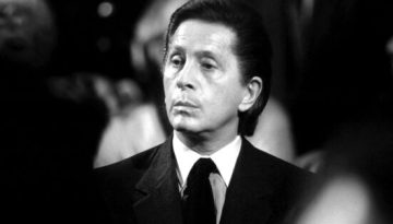 &Pi;έ&theta;&alpha;&nu;&epsilon; &omicron; &theta;&rho;&upsilon;&lambda;&iota;&kappa;ό&sigmaf; &sigma;&chi;&epsilon;&delta;&iota;&alpha;&sigma;&tau;ή&sigmaf; Valentino Garavani