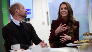&Pi;&rho;&iota;&gamma;&kappa;ί&pi;&iota;&sigma;&sigma;&alpha; Kate: &laquo;&Alpha;&gamma;&kappa;ά&lambda;&iota;&alpha;&sigma;&epsilon;&raquo; &tau;&eta; &beta;&omicron;&upsilon;&rho;&gamma;&omicron;&upsilon;&nu;&delta;ί &tau;ά&sigma;&eta; &mu;&epsilon; έ&nu;&alpha; &alpha;&psi;&epsilon;&gamma;ά&delta;&iota;&alpha;&sigma;&tau;&omicron; &kappa;&omicron;&sigma;&tau;&omicron;ύ&mu;&iota; &pi;&omicron;&upsilon; έ&chi;&epsilon;&iota; &xi;&alpha;&nu;&alpha;&phi;&omicron;&rho;έ&sigma;&epsilon;&iota;
