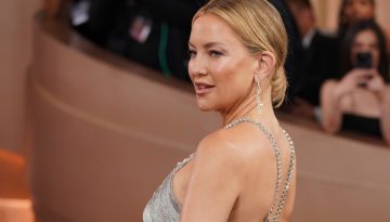 Στα 46 της, η Kate Hudson αποκαλύπτει το αντιρυτιδικό της μυστικό για να διατηρεί νεανικό το ντεκολτέ της