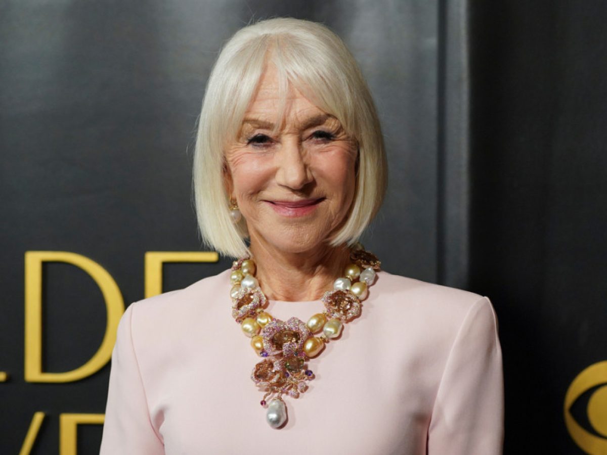 Στα 80 της, η Helen Mirren καταγγέλλει την πίεση να δείχνεις πάντα όμορφη