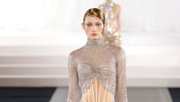 &Sigma;&tau;&omicron; show &tau;&eta;&sigmaf; Celia Kritharioti &omicron; &theta;&rho;&upsilon;&lambda;&iota;&kappa;ό&sigmaf; hairstylist Eugene Souleiman &delta;&eta;&mu;&iota;&omicron;ύ&rho;&gamma;&eta;&sigma;&epsilon; &omicron;&nu;&epsilon;&iota;&rho;&iota;&kappa;ά looks