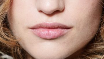 Τα lip balm που διατηρούν τα χείλη μας απαλά και ενυδατωμένα τον χειμώνα