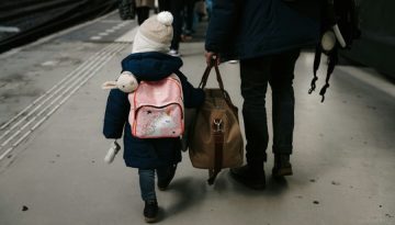 Ταξίδια με παιδιά χωρίς άγχος: Οι συμβουλές που βοηθούν πραγματικά