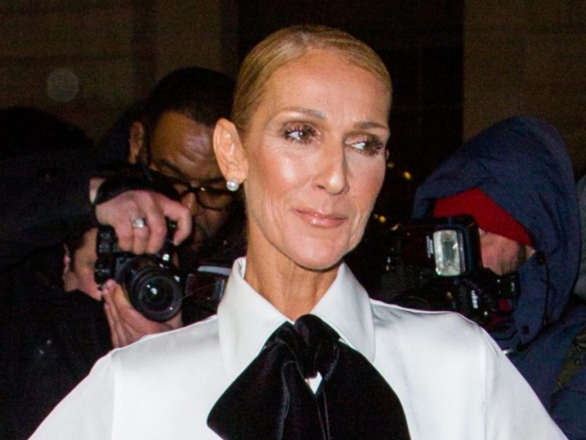 Τι μπορεί να κρύβει στην τσάντα της η Σελίν Ντιόν; Το ξεκαρδιστικό βίντεο που έκανε τους fans να τη λατρέψουν ακόμη περισσότερο