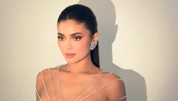 &Tau;&omicron; viral video &tau;&eta;&sigmaf; Kylie Jenner &pi;&rho;&iota;&nu; &tau;&iota;&sigmaf; &Chi;&rho;&upsilon;&sigma;έ&sigmaf; &Sigma;&phi;&alpha;ί&rho;&epsilon;&sigmaf; &pi;&omicron;&upsilon; &sigma;&upsilon;&gamma;&kappa;έ&nu;&tau;&rho;&omega;&sigma;&epsilon; 3,5 &epsilon;&kappa;&alpha;&tau;&omicron;&mu;&mu;ύ&rho;&iota;&alpha; views