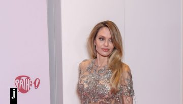&Alpha;&nu;&tau;&zeta;&epsilon;&lambda;ί&nu;&alpha; &Tau;&zeta;&omicron;&lambda;ί: &Mu;&epsilon; &laquo;&gamma;&upsilon;&mu;&nu;ό&raquo; &phi;ό&rho;&epsilon;&mu;&alpha; ό&lambda;&omicron; &lambda;ά&mu;&psi;&epsilon;&iota;&sigmaf;, &sigma;&tau;&eta;&nu; &pi;&rho;&epsilon;&mu;&iota;έ&rho;&alpha; &tau;&eta;&sigmaf; &tau;&alpha;&iota;&nu;ί&alpha;&sigmaf; &laquo;Couture&raquo;
