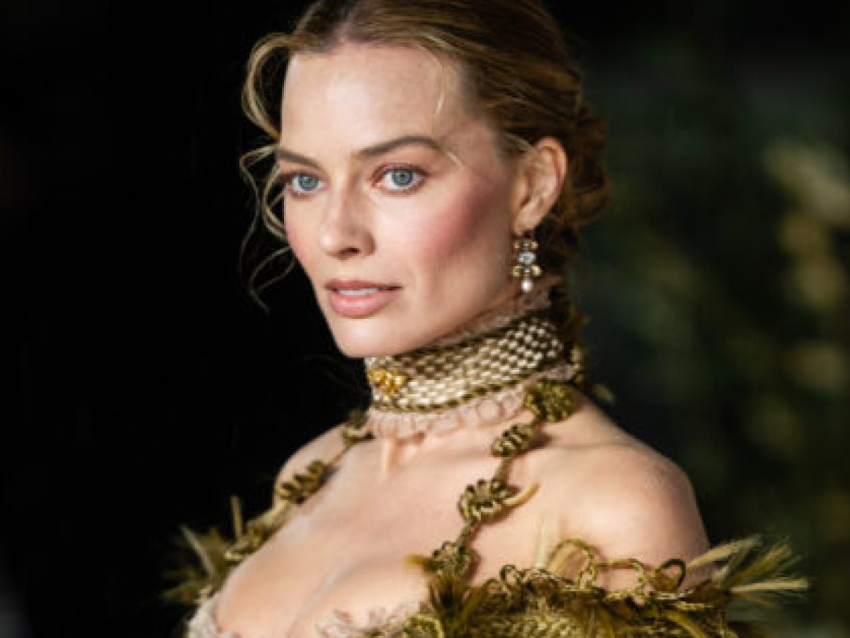 Brontë Blush: Η τάση στο μακιγιάζ που αποπνέει φρεσκάδα και θα βλέπουμε παντού την άνοιξη