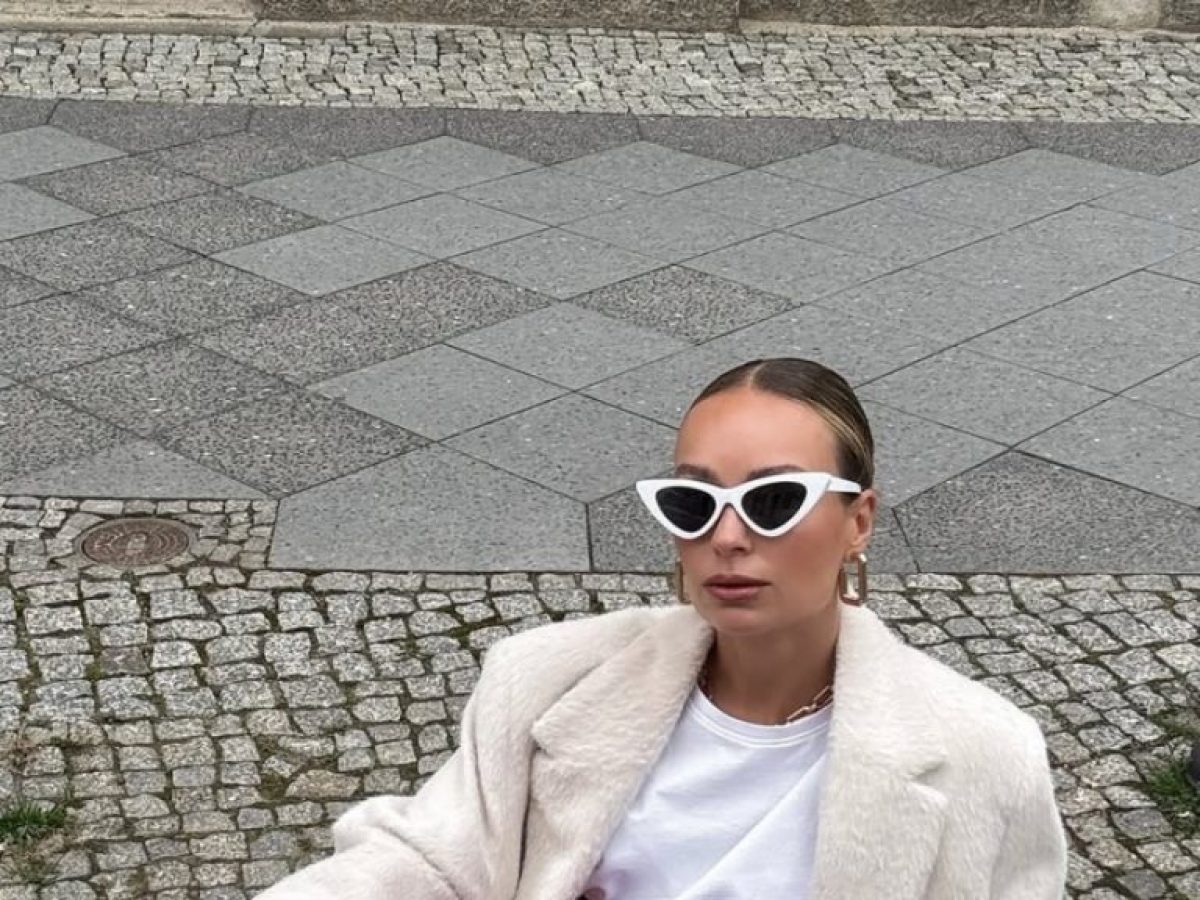 Dopamine dressing στη βροχή: Πώς θα κάνεις και την πιο μουντή ημέρα να μοιάζει με καλοκαίρι