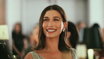 H Hailey Bieber μας δείχνει ποιο θα είναι το πιο περιζήτητο μανικιούρ την άνοιξη