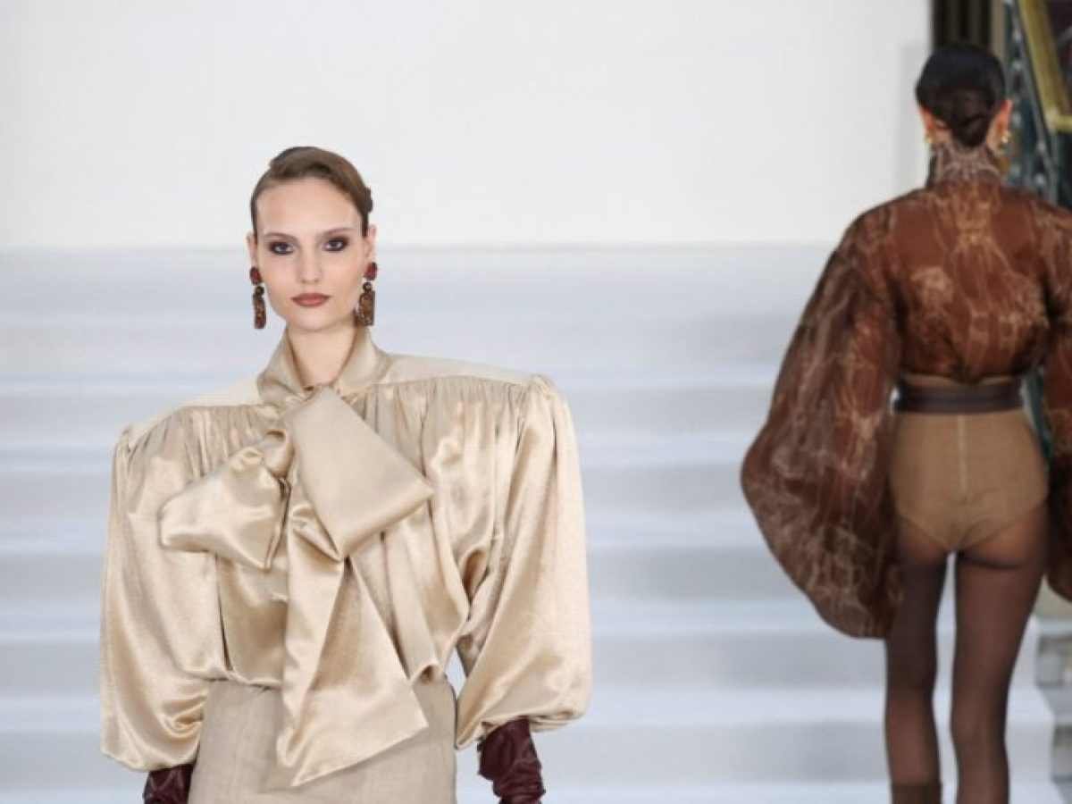 H Εβδομάδα Μόδας στο Λονδίνο ξεκίνησε με 80’s vibes