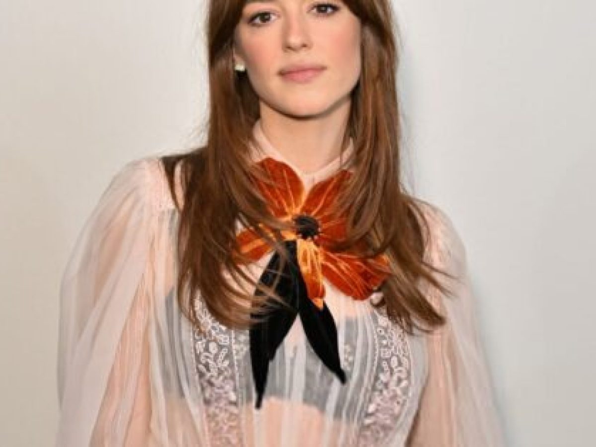 H βραδινή εμφάνιση της Daisy Edgar-Jones με Valentino