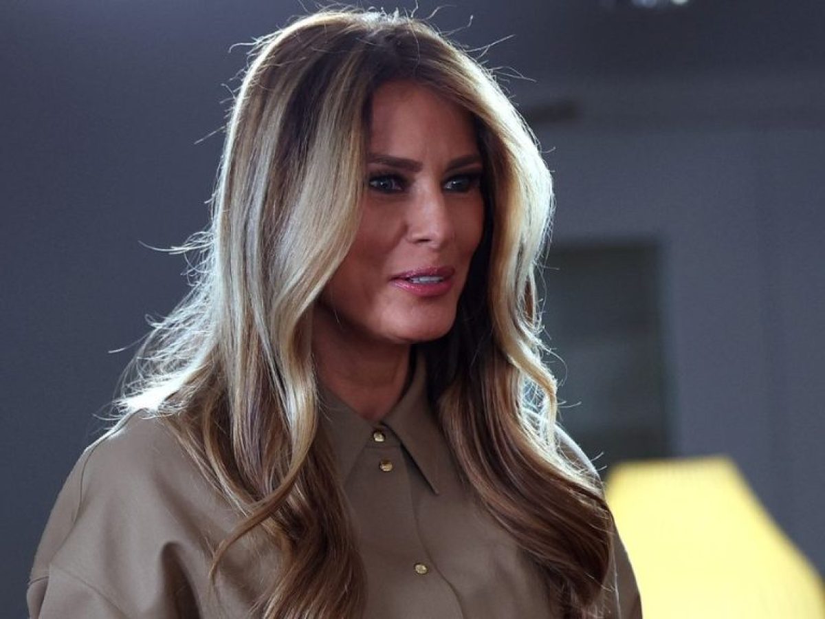 Melania Trump: Το κομψό twist που απογείωσε το utility look της