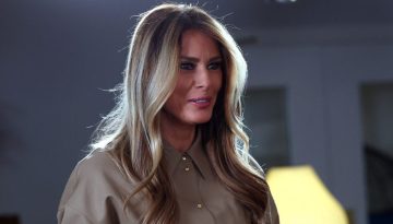 Melania Trump: Το κομψό twist που απογείωσε το utility look της