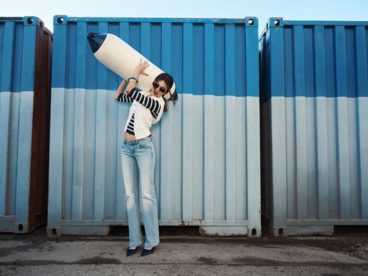 Stradivarius: Τα τζιν που βρίσκονται στο ραντάρ μας αυτή την περίοδο