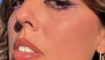 Violette: Η διάσημη Γαλλίδα makeup artist δείχνει πώς να φορέσετε τη λιλά σκιά