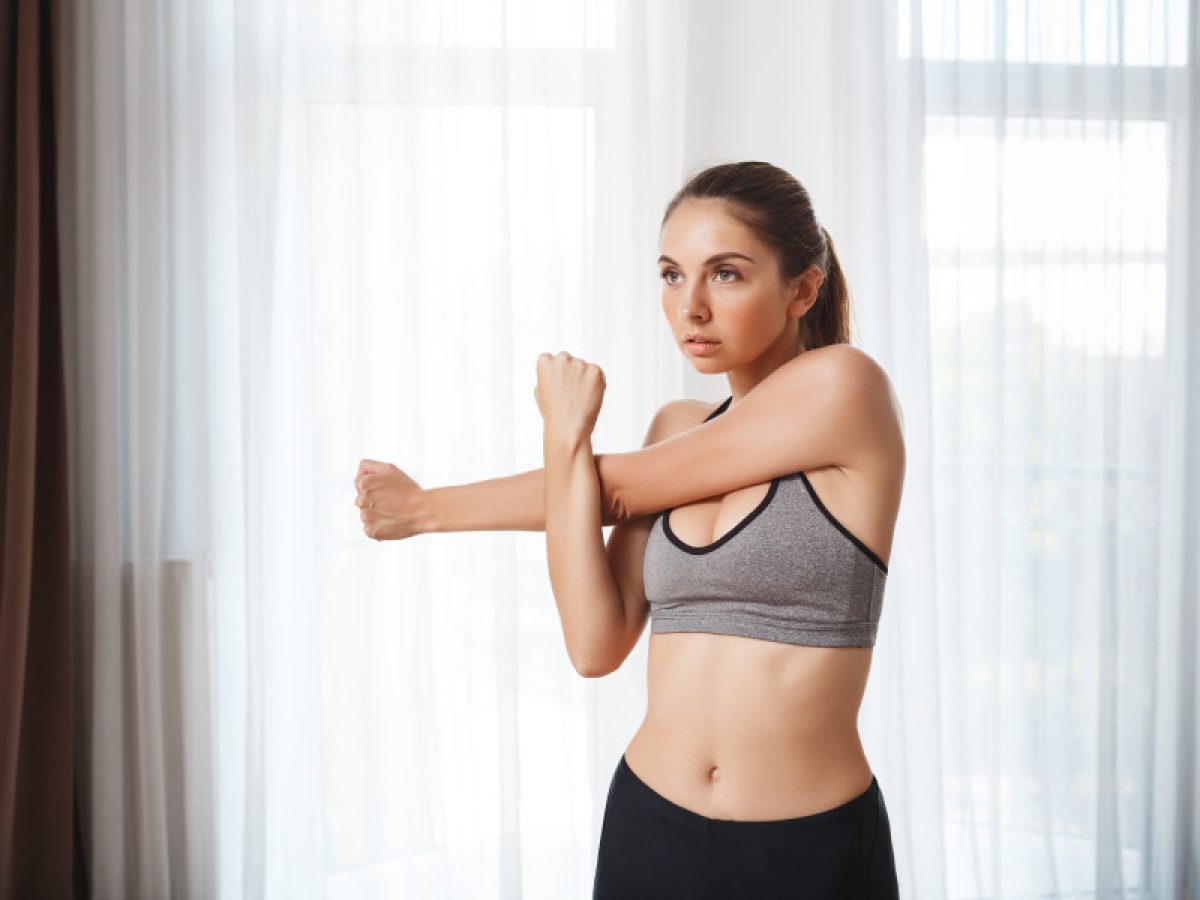 Αυτό το απλό trick μπορεί να βοηθήσει να λεπτύνουν και να ξεπρηστούν τα μπράτσα σας μέσα σε λίγες εβδομάδες