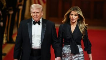 Δυναμική στιλιστική δήλωση ή παράβαση του dress code; Η Melania Trump δίχασε το διαδίκτυο με την εμφάνισή της στο Δείπνο των Κυβερνητών