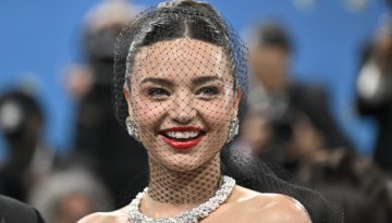 The “anti-aging nap”: Το κόλπο της Miranda Kerr για να επιβραδύνει τη γήρανση του σώματος