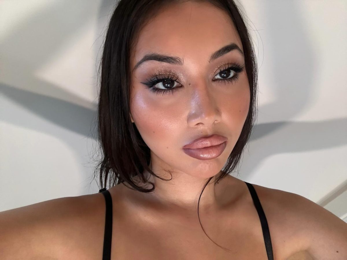 Το “flat eyebrow” trend είναι το απόλυτο κόλπο για ανόρθωση των ματιών χωρίς χειρουργείο