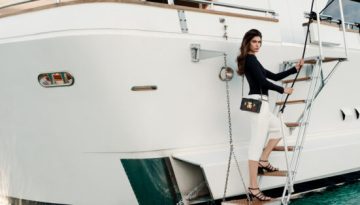 &Eta; &Alpha;&nu;&theta;ή &Phi;&alpha;&kappa;&iota;&delta;ά&rho;&eta; &sigma;&alpha;&lambda;&pi;ά&rho;&epsilon;&iota; &mu;&epsilon; &sigma;&tau;&upsilon;&lambda; &sigma;&tau;&omicron; &nu;έ&omicron; &Mu;arie Claire M&alpha;&rho;&tau;ί&omicron;&upsilon;