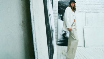 Η DKNY παρουσιάζει την καμπάνια Άνοιξη 2026 με πρωταγωνίστρια τη Hailey Bieber