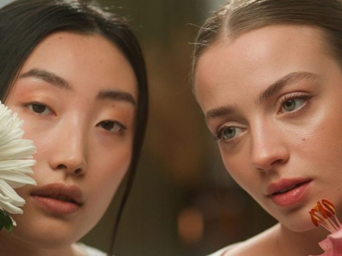 Οι ανοιξιάτικες τάσεις στα αρώματα φέρνουν πνοή φρεσκάδας και νοσταλγίας